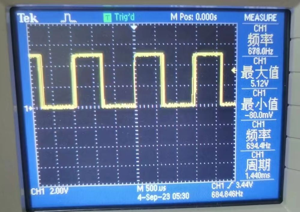 激光轉速傳感器ROLS-5PW信號傳送到數字示波器